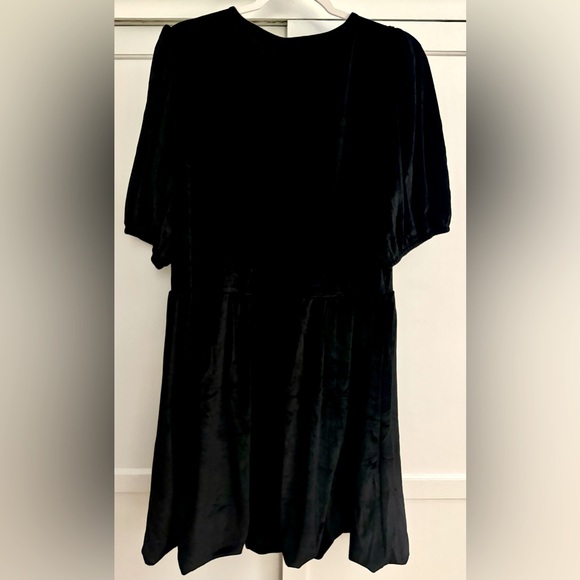 NWT City Chic Sz. 18 - Velvet-feel, Sassy, fun and cute Little Black dress - Picture 3 of 8